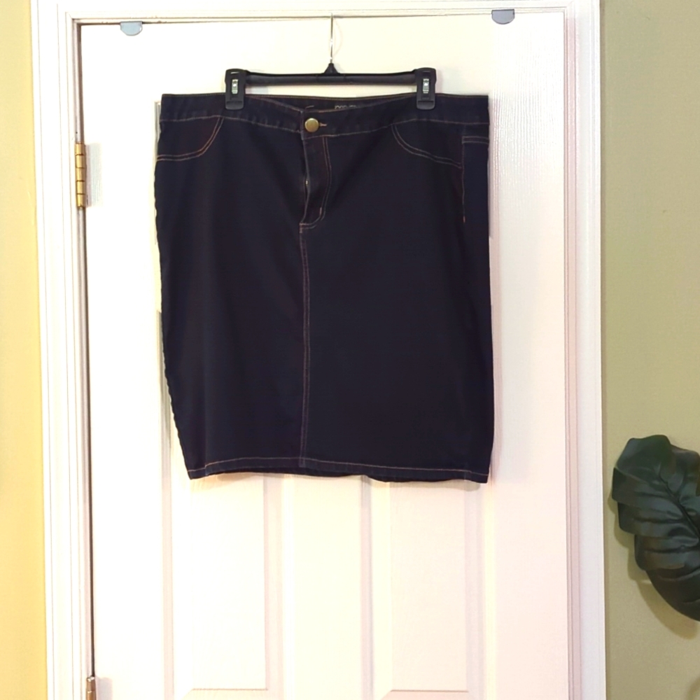 Dark denim skirt